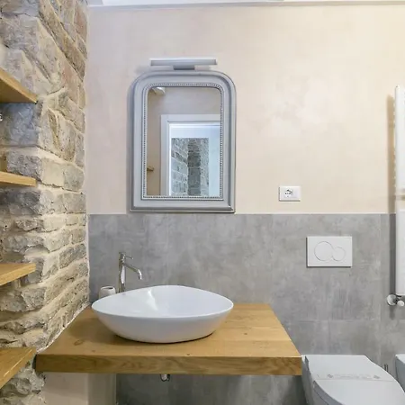 Apartamento Historical Stone House, In The Amazing Centre Of Florence!