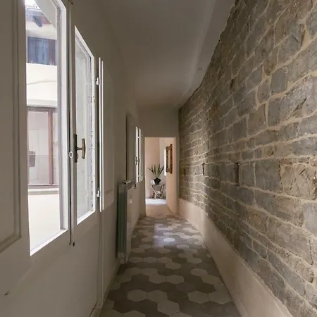 Historical Stone House, In The Amazing Centre Of Florence! Apartamento