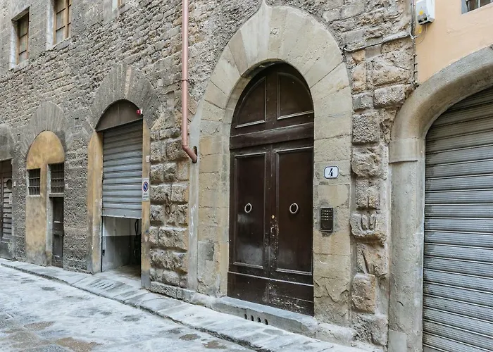 Historical Stone House, In The Amazing Centre Of Florence! شقة