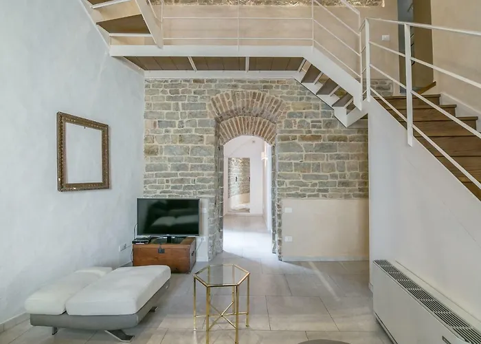 Historical Stone House, In The Amazing Centre Of Florence! فلورنس