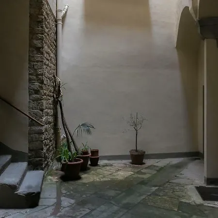 Historical Stone House, In The Amazing Centre Of Florence! アパート